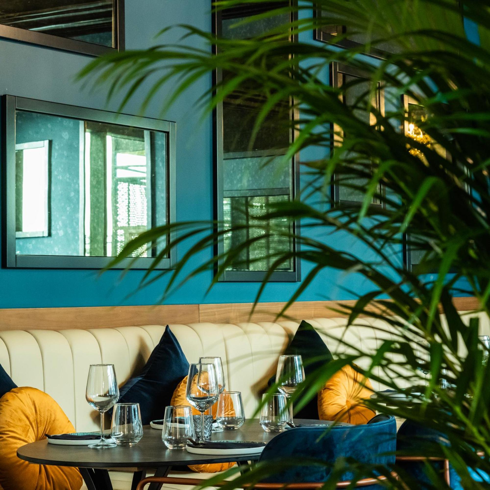 ซัมเมอร์เซ็ต เวสต์ เบย์ โดฮา Hotel ภายนอก รูปภาพ Restaurant