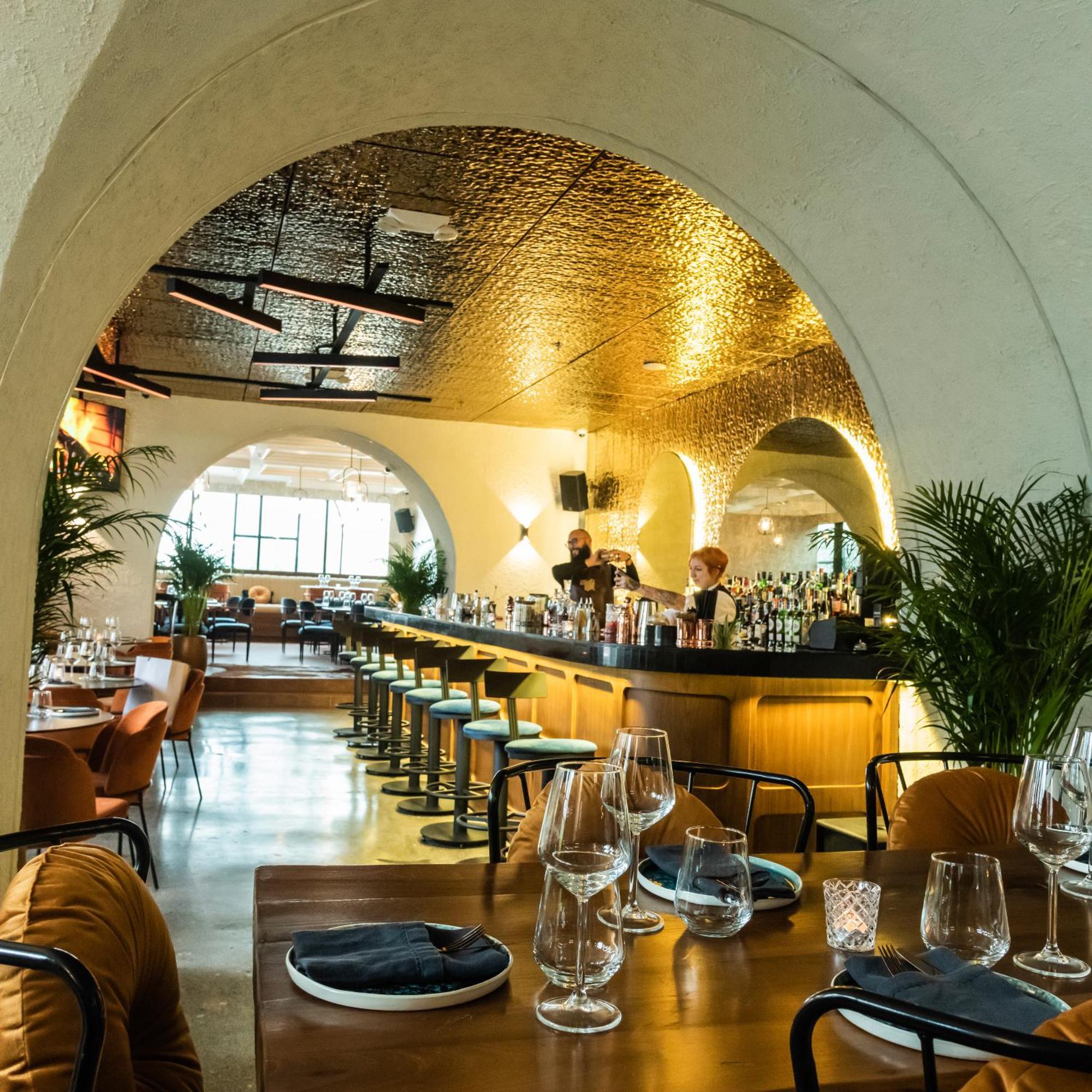 ซัมเมอร์เซ็ต เวสต์ เบย์ โดฮา Hotel ภายนอก รูปภาพ The interior of the restaurant