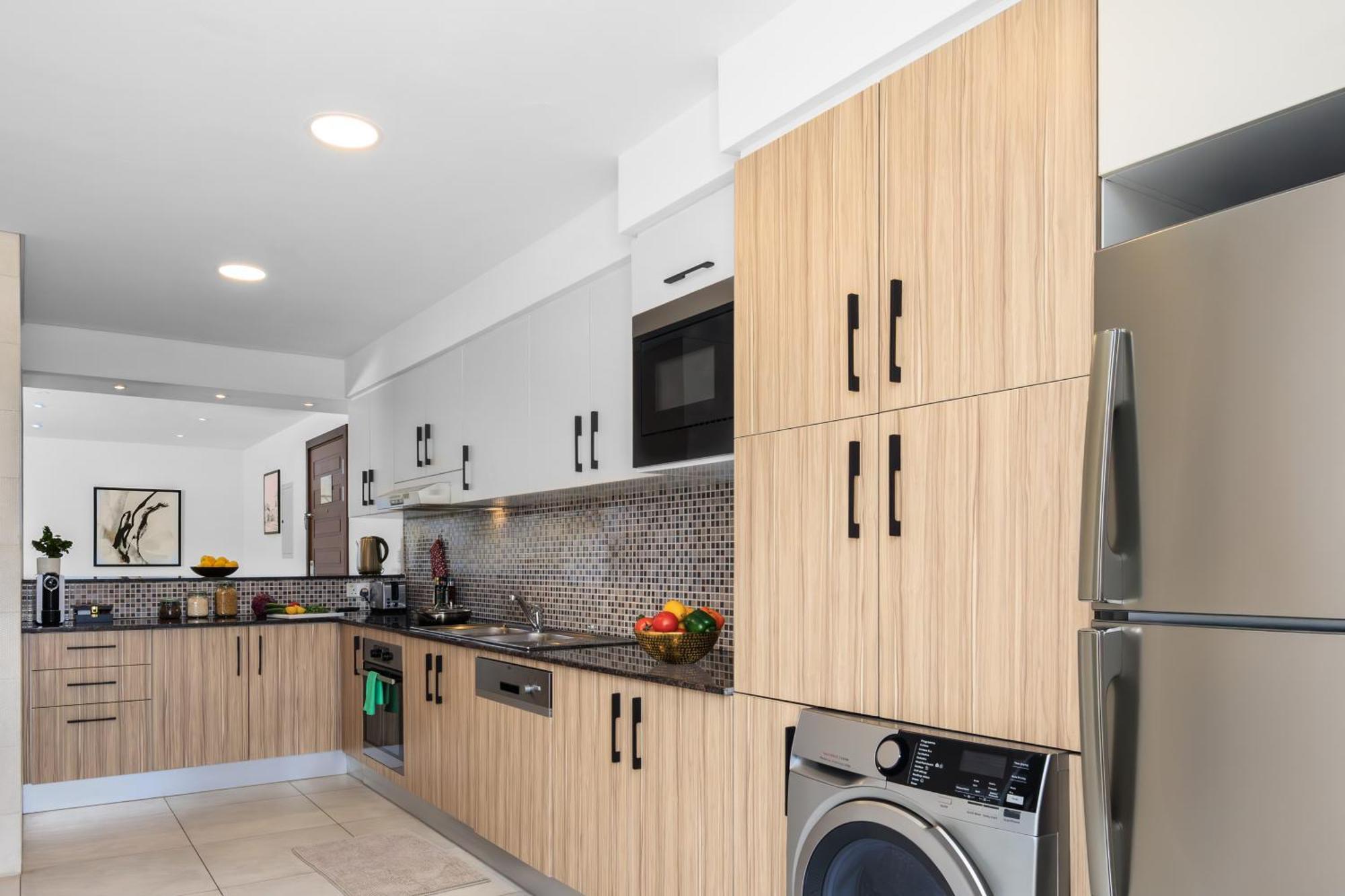 ซัมเมอร์เซ็ต เวสต์ เบย์ โดฮา Hotel ภายนอก รูปภาพ A kitchen at The Standard East Village